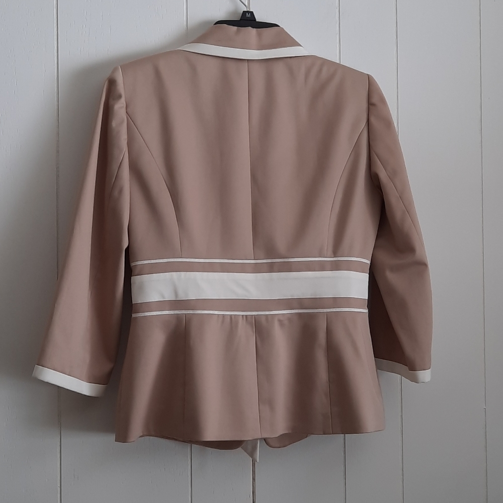 Tahari Taupe Blazer with White Trim and Belt - Picture 2 of 8